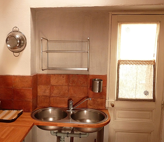 files/kitchen2.JPG